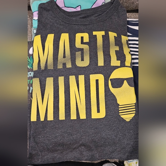 Medium Boys Tees and Tanks Bundle (10) - Picture 4 of 6